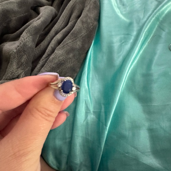 Ring - Picture 3 of 4